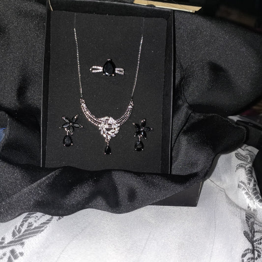 Noir Luxe Jewelry Set